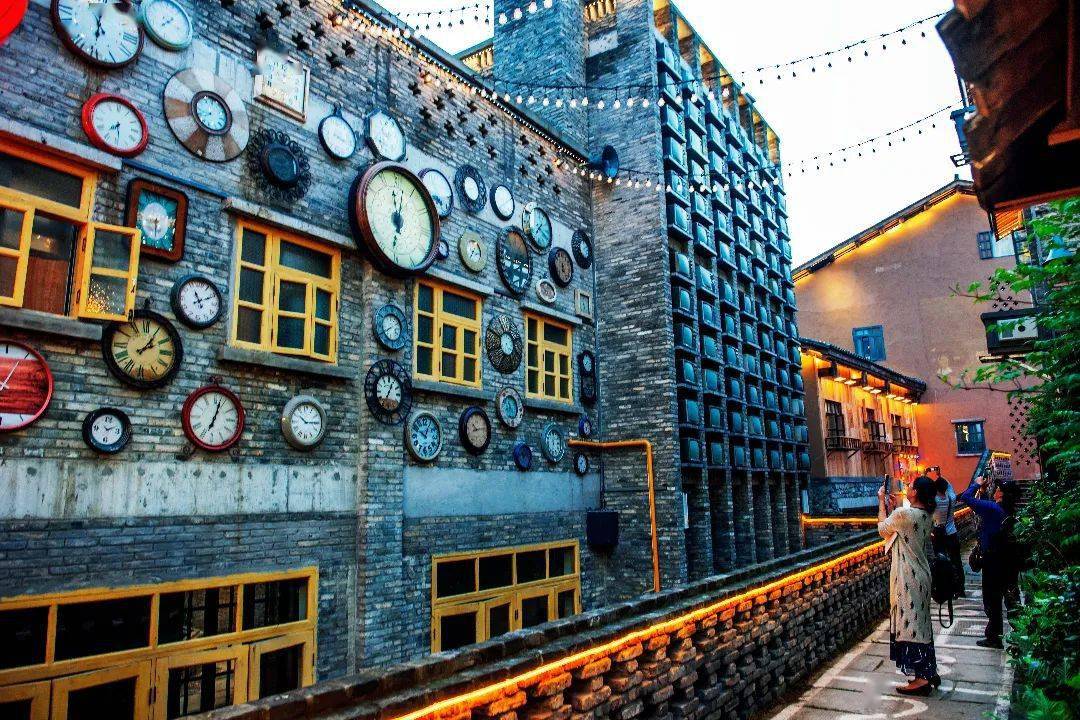 看见变化城市之变春风扑面满目新