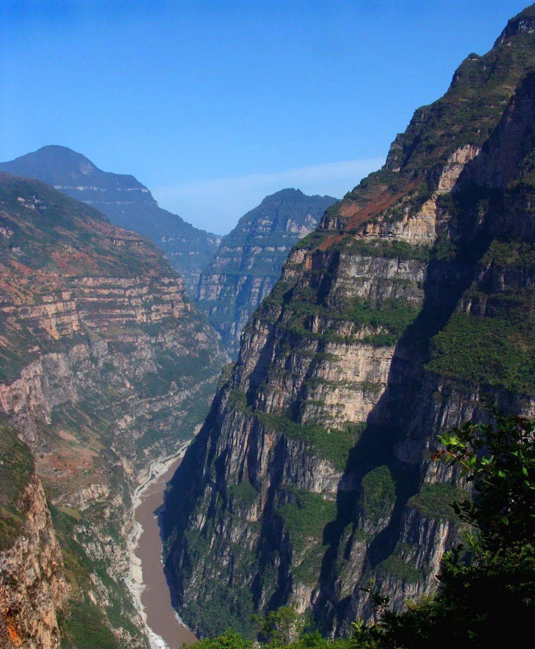 一条刷爆朋友圈的文章感受大渡河峡谷的旷世奇观