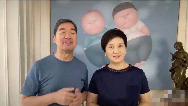 张国立邓婕罕秀恩爱男方65岁双眼耷拉不修边幅同框似两代人