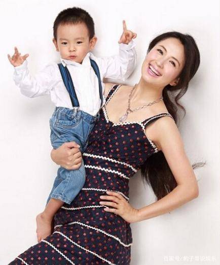 杨童舒隐藏十年的老公意外曝光,竟然是一位超级大佬_低调_角色_人气