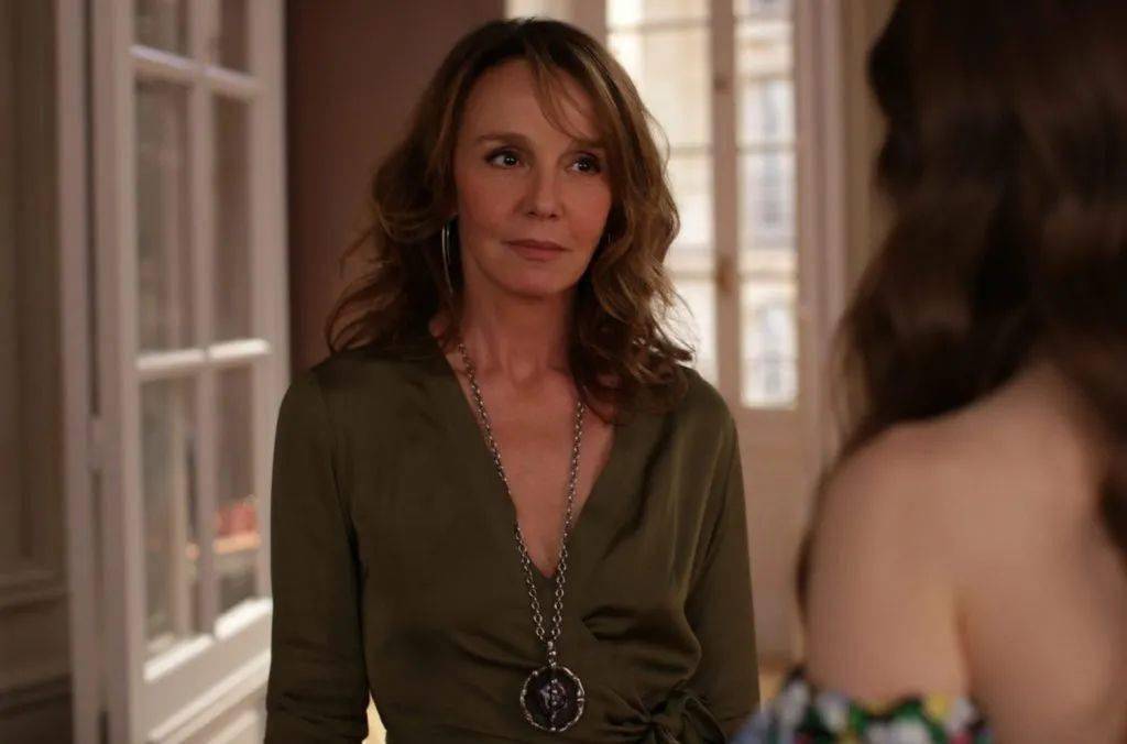 the|巴黎版《小时代5》开播被狂嘲,伪法式穿搭太辣眼,“最美星二代”的脸也撑不住?