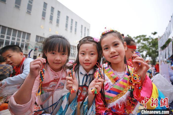 庙会|广西一小学举办庙会迎新年