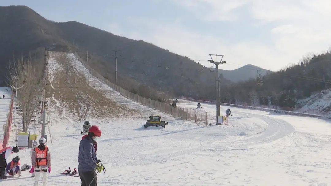 激情冰雪迎新年石家庄西部长青滑雪场元旦假期活动丰富