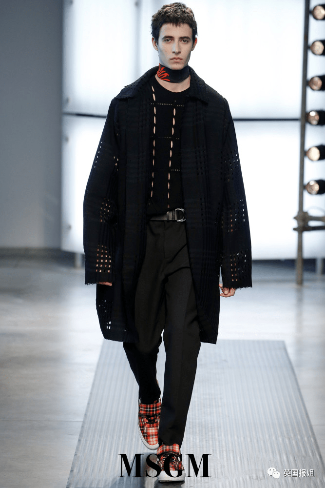 "西班牙国草"竟是他!97年当红男模,银发少年造型太惊艳