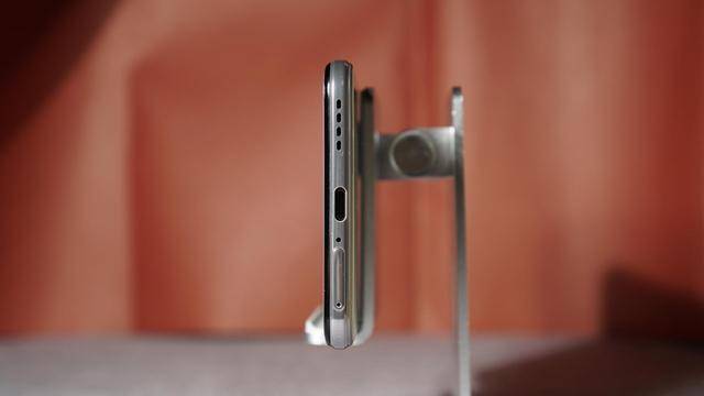 vivo s9e值得购买吗 d2f4cc19e4fa47368a04a59d14a9d451.jpeg