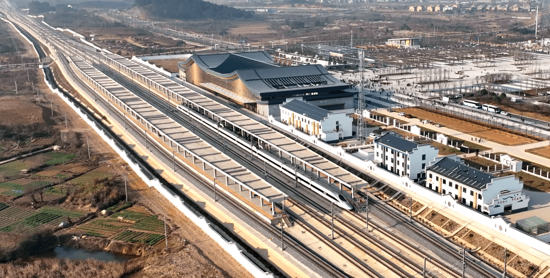 项目开工建设以来,黄冈市交通运输局加快推进安九铁路黄梅段项目建设