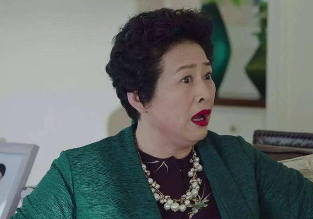 许娣年轻的时候还是有几分姿色的,在《三国演义》里出演了甘夫人一角