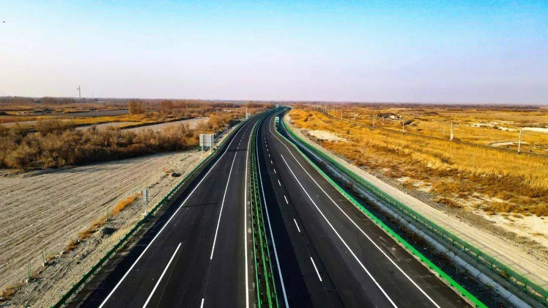 8,精阿高速建成通车