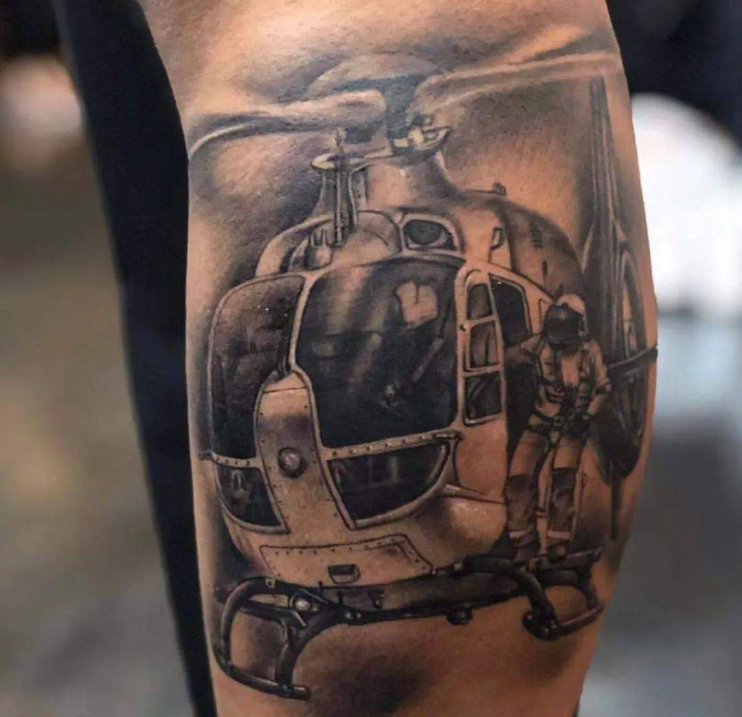 突突突的直升机纹身