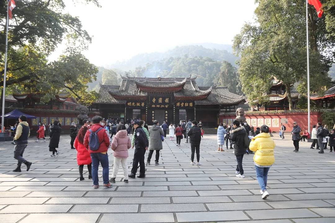 特別是從報國寺-伏虎寺-雷音寺-純陽殿-神水閣-中峰寺-五顯崗停車場