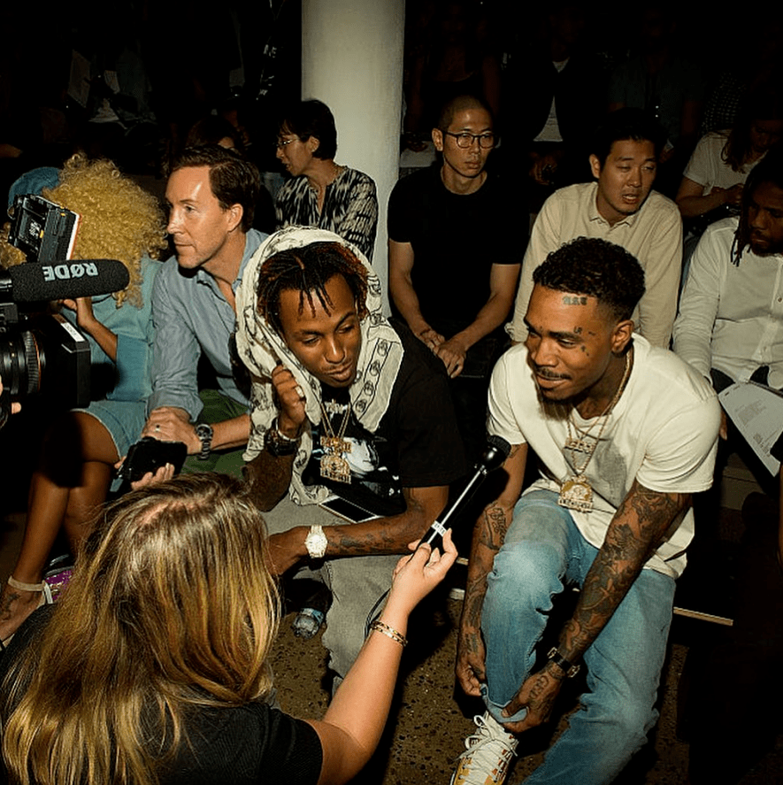 爆头美国rapper当着三个孩子面枪杀女友后自杀