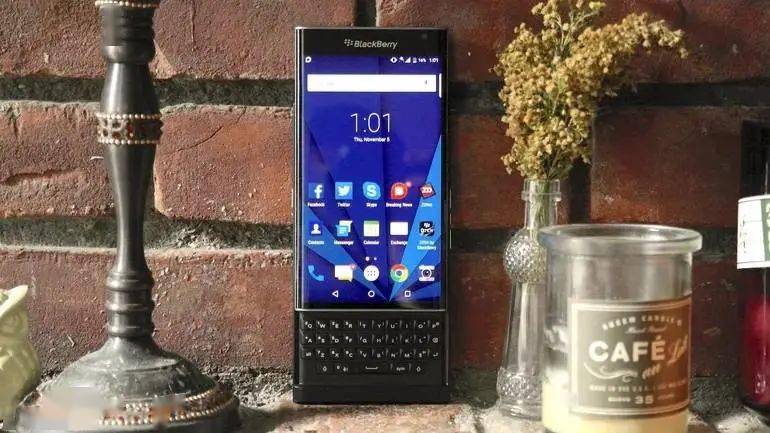 手机|BlackBerry OS 设备将终止服务支持，手里的黑莓「没用」了