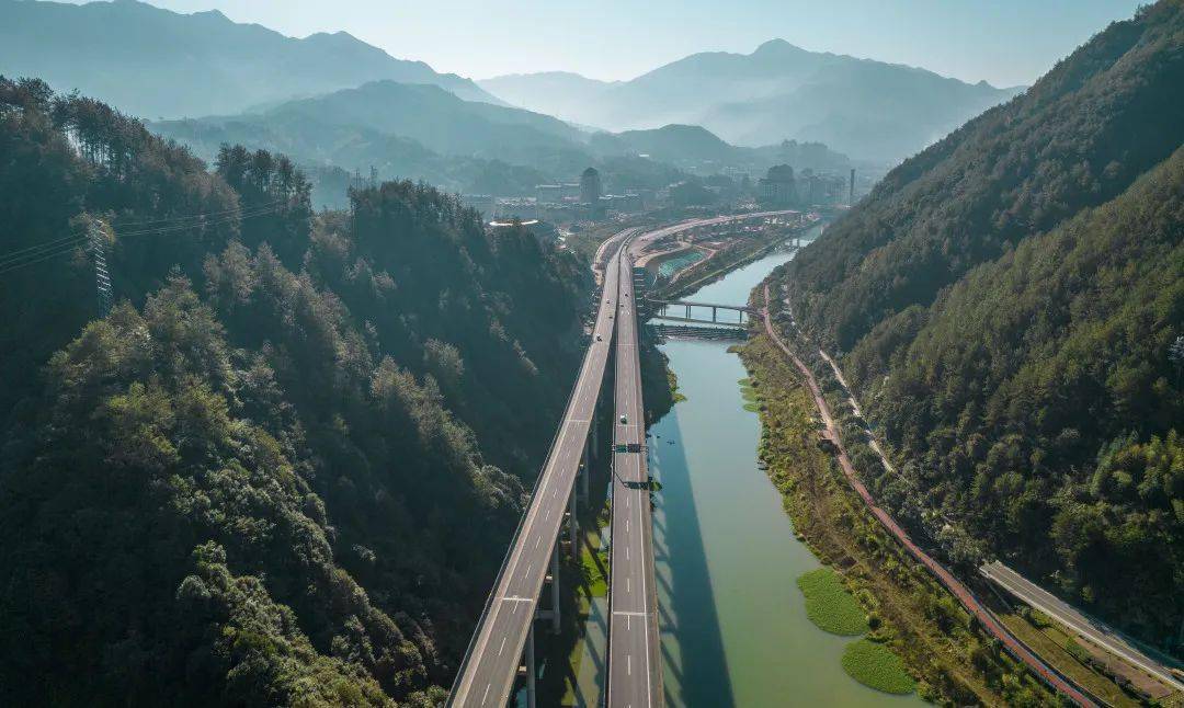 1月7日起g4012溧宁高速公路景文段景宁互通改建施工