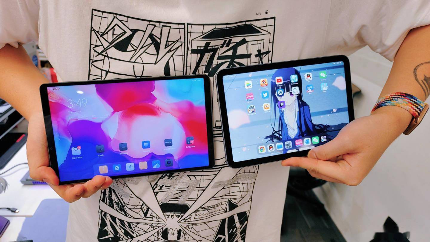 Type-C|联想官方晒图：拯救者 Y700 游戏平板 VS 苹果 iPad mini 6