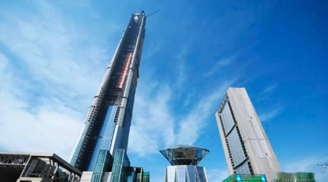 比方说备受追捧的天津117大厦,曾经号称要建中国第一高楼,花了数百亿