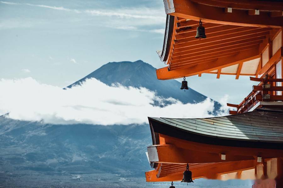 日本人与富士山 对富士山的恐惧 为何转化为禁欲者的山岳信仰 登山 民众 江户