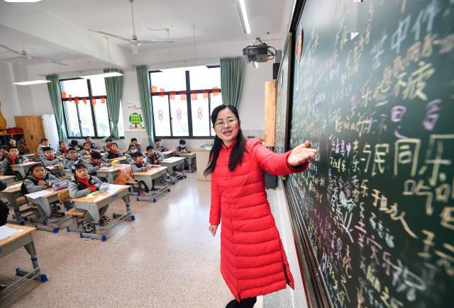 中国|宁波一小学43名学生成语接力迎接新年