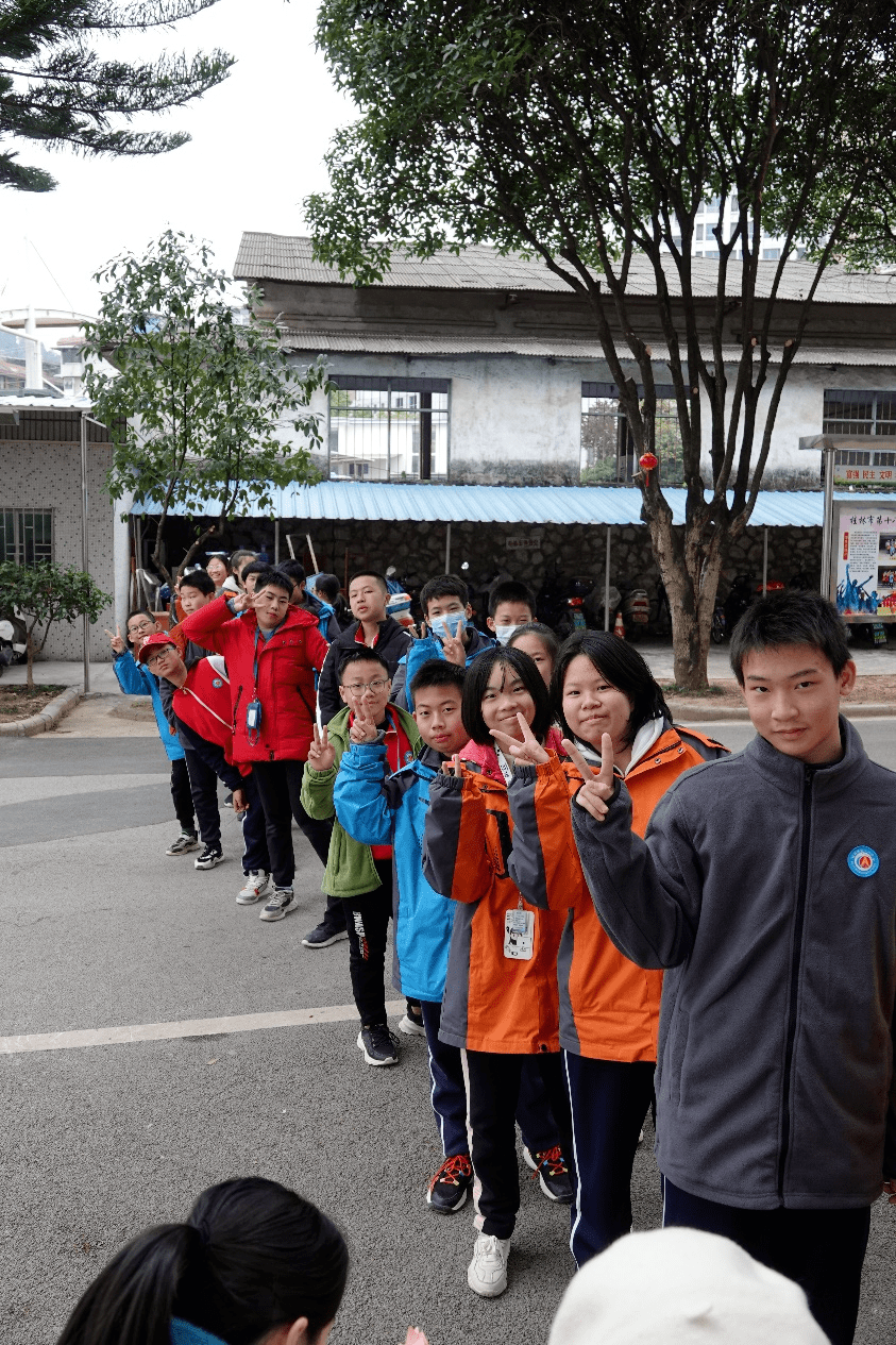 辞旧迎新喜迎元旦桂林市第十八中学初中部东环校区游园活动火热展开