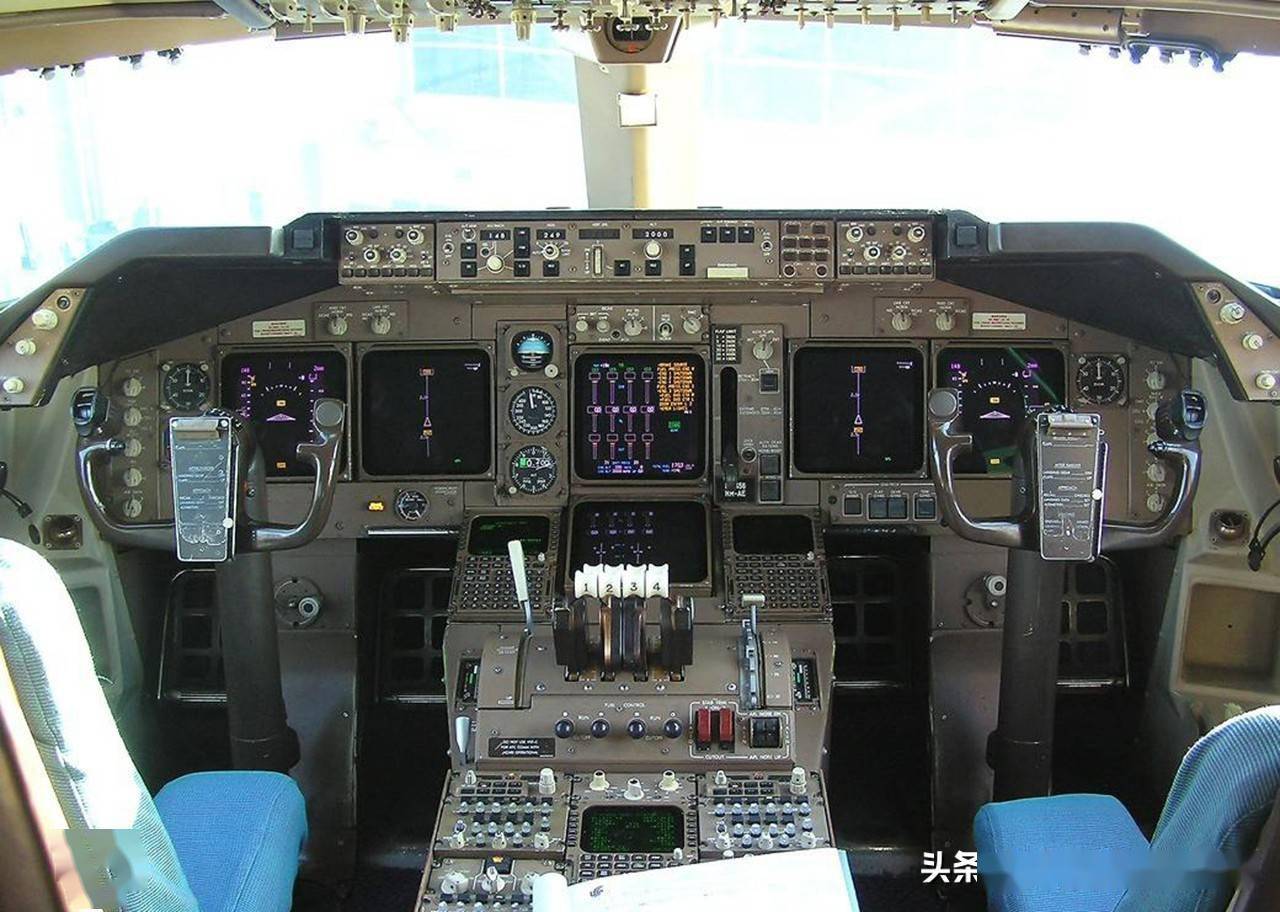 波音747飞机仪表盘图解图片