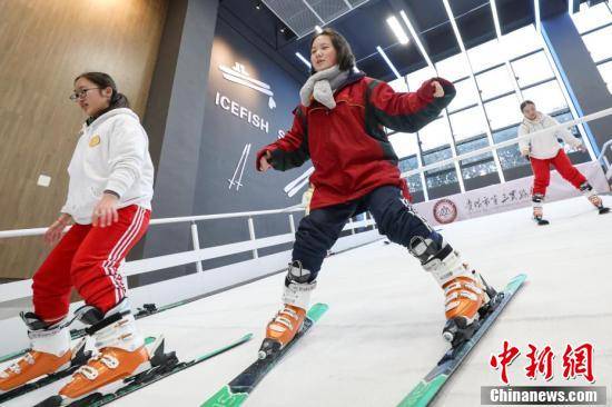 滑雪|贵阳实验三中开设冰雪运动课程 受学生追捧