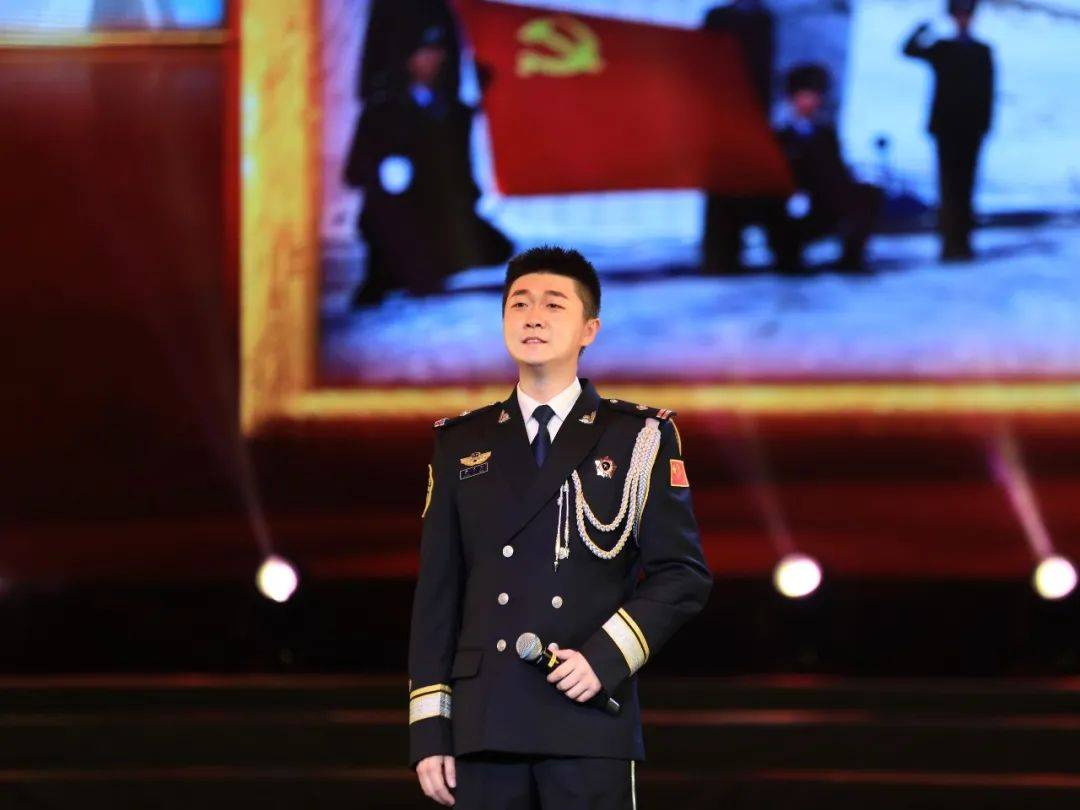 马背警队这支年轻的队伍,初心未改,使命在肩,迎着朝阳逐梦远征,奋勇