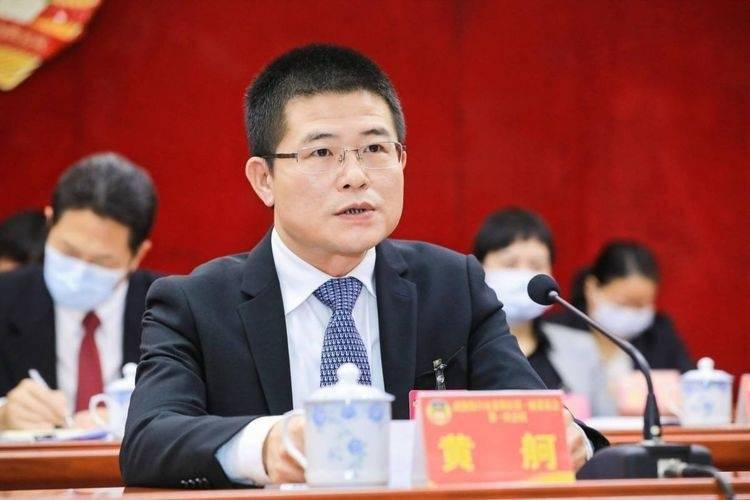 龙华关注政协海口市龙华区第一届委员会第一次会议闭幕