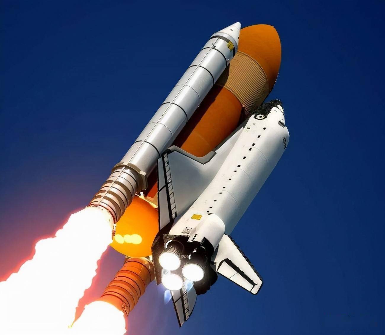 美国能把118吨航天飞机发射入轨，为啥不能发射同样重的航天器？_起飞时_推力_重量