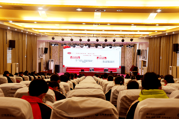 思政课上,付长江以《办好思政课,讲好思政课,学好