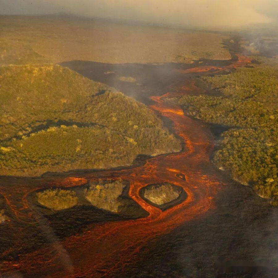 沃尔夫火山图片