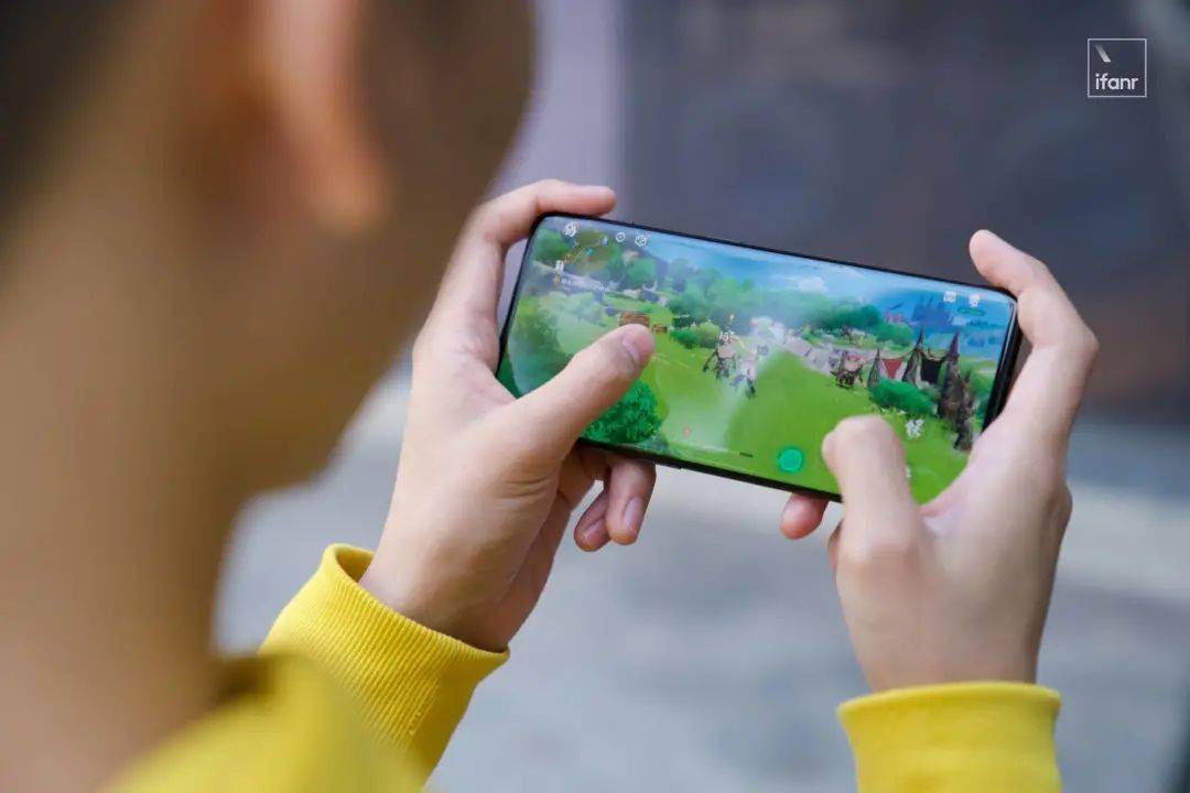 一加 10 Pro 测评：第二代哈苏影像挺强，但不是重点