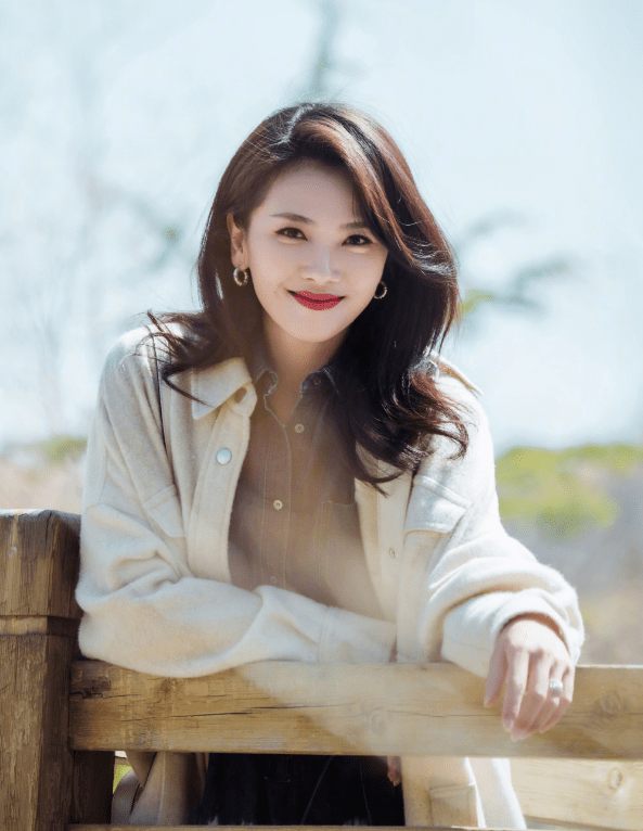 卷发@美女们，你适不适合烫卷发？关键看这3点就懂了！