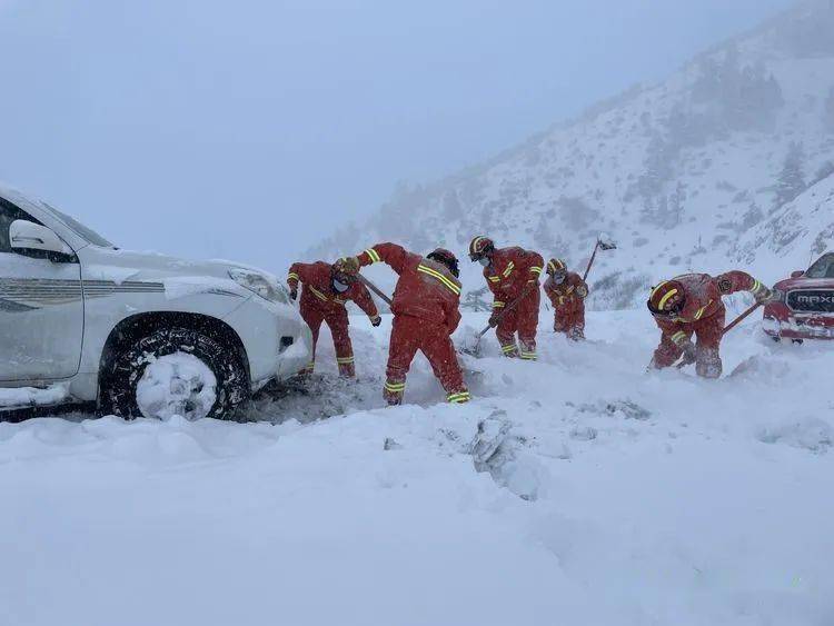 德钦消防雪山救援再出击