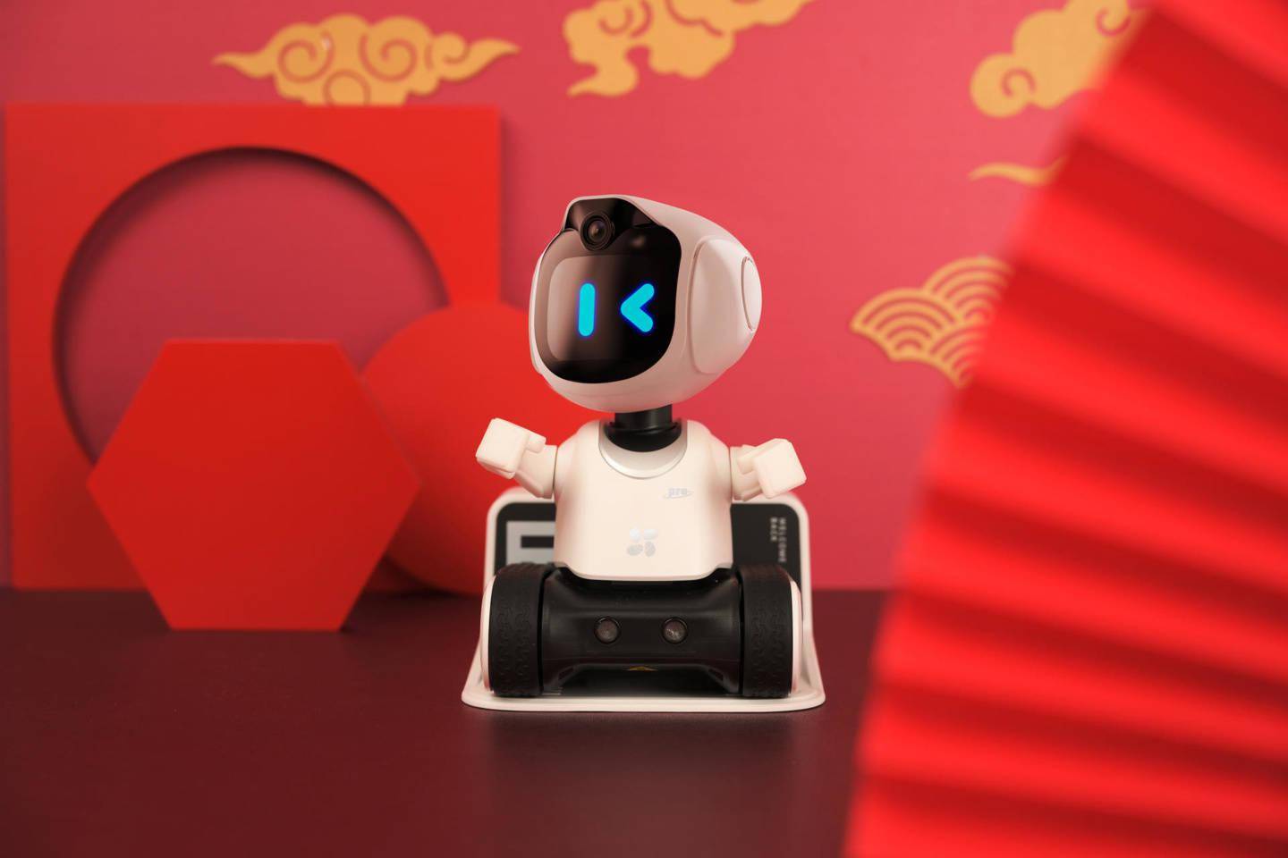 虎年春节送礼首选“萤宝虎年限定礼盒”：远程看娃，智能陪娃