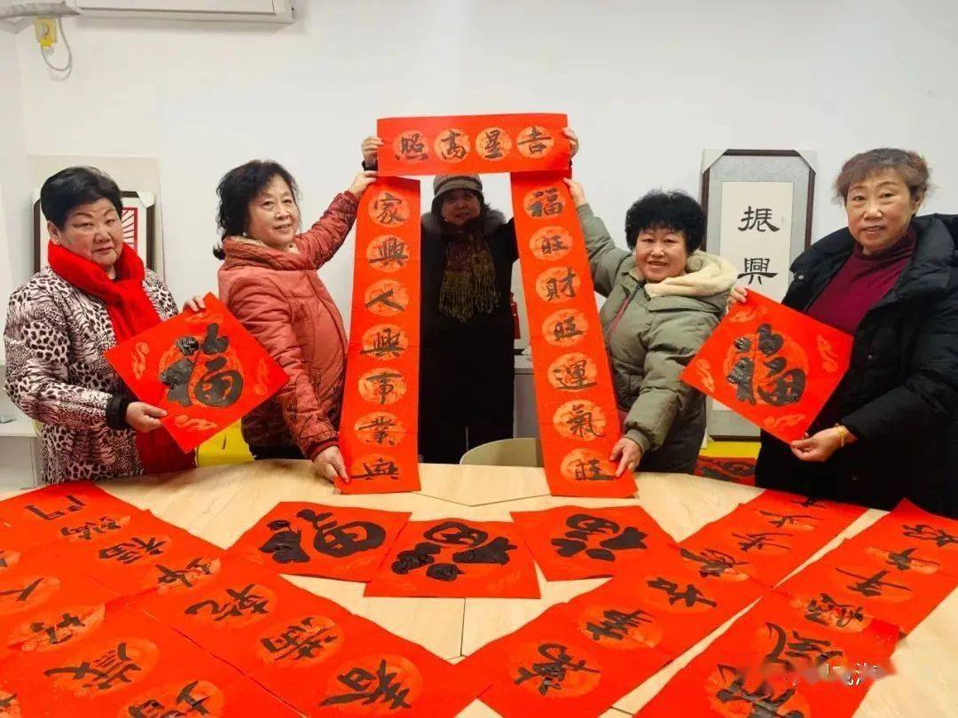 本次活动采取线上征集春联内容,线下配送的形式开展.