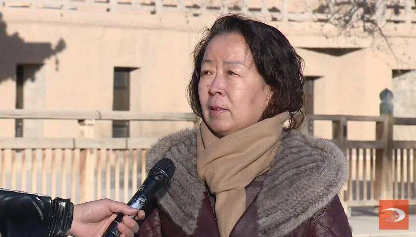 敦煌研究院文化弘扬部部长李萍说:"飞天是莫高窟几乎所有洞窟里面都