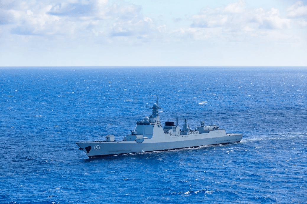 海军第40批护航编队起航奔赴亚丁湾