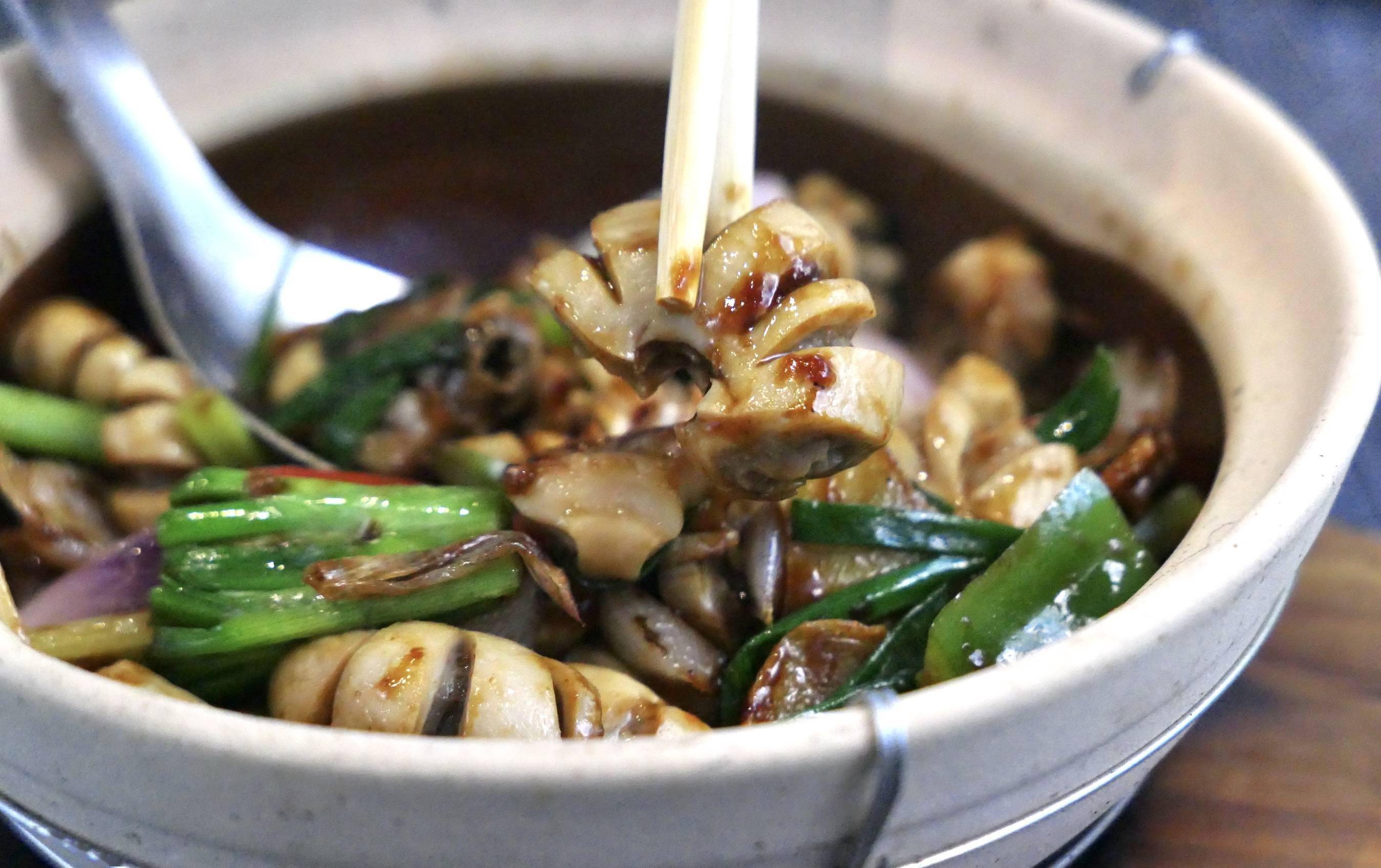 啫啫煲粤菜界的"速度与激情"_黄鳝_食材_烧肉