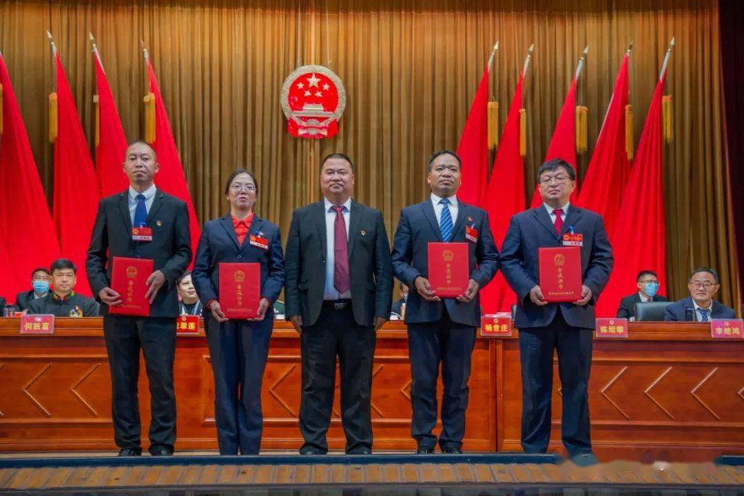 何胜富当选为县人民政府县长 陈绍攀当选为县人大常委会主任_工作