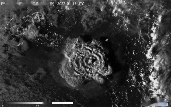 风云气象卫星看汤加火山喷发：好像地球打了个嗝