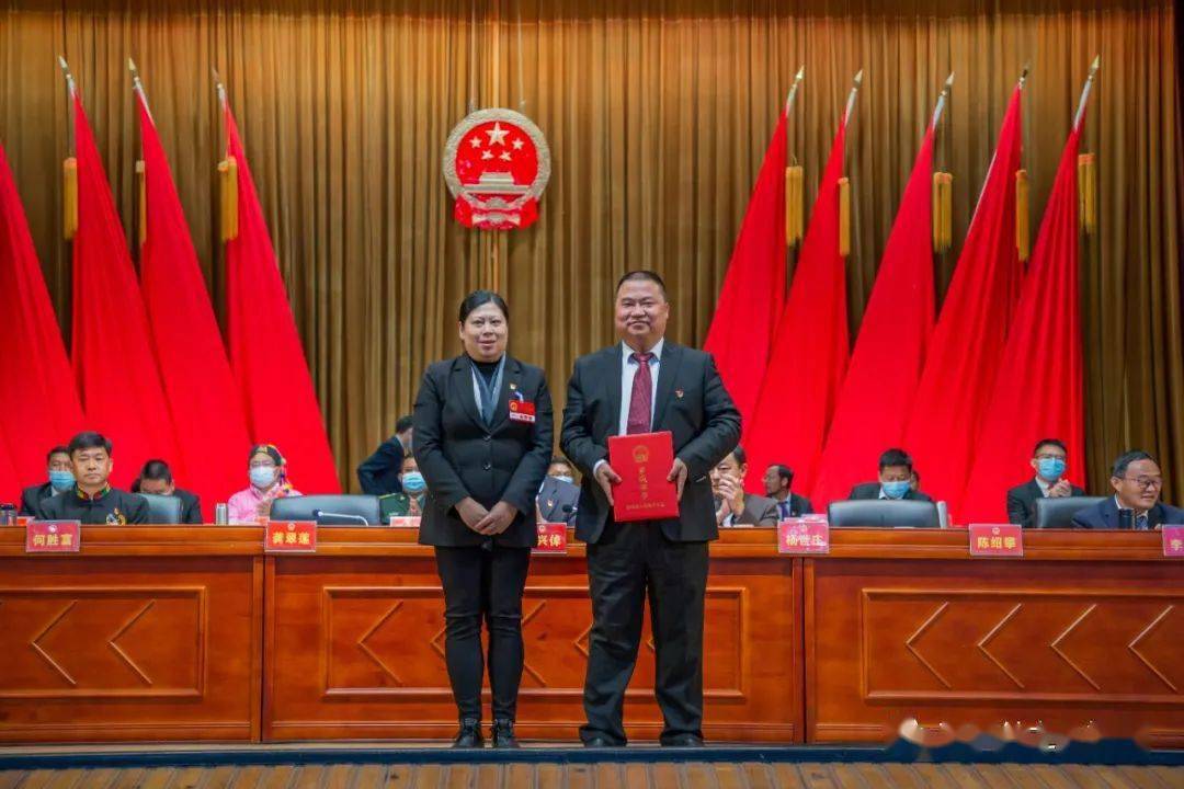 何胜富当选为县人民政府县长 陈绍攀当选为县人大常委会主任_工作