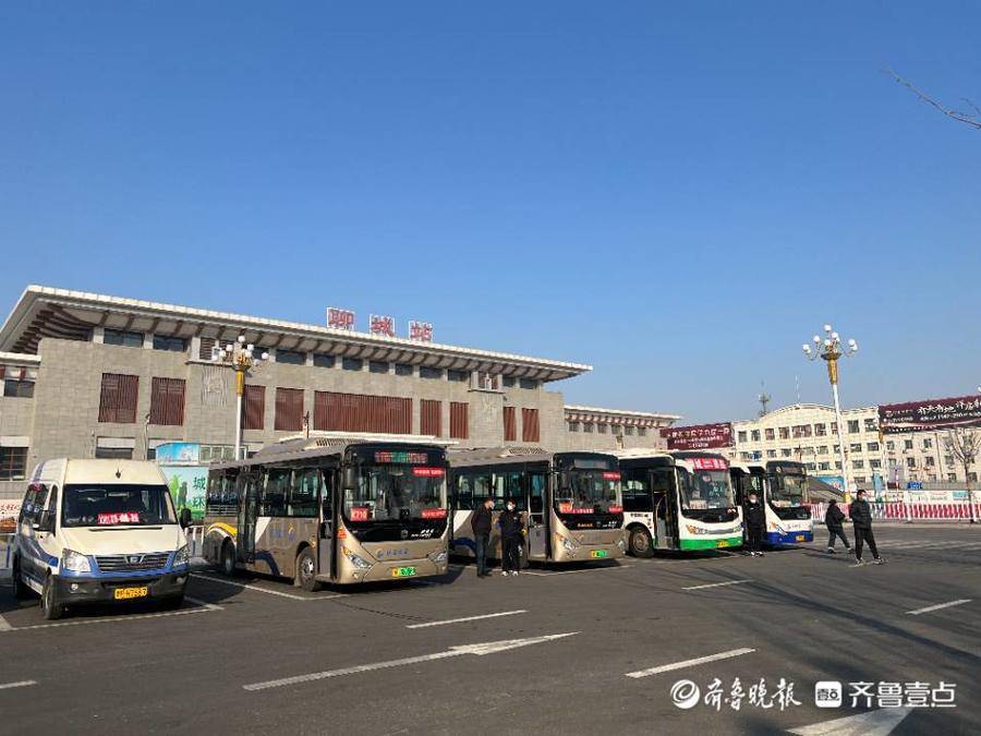 记者了解到,聊城交运集团为方便乘客,将7条公交线路,延伸到火车站