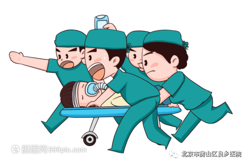 很快,值班医生韩辉赶到现场,继续给予胸外心脏按压,抢救约2分钟后