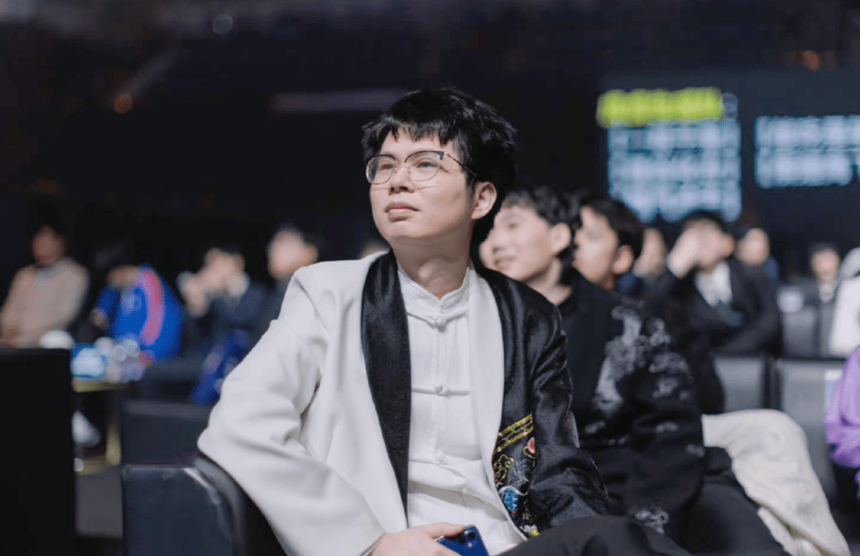 李九连麦sk,透露久哲下赛季复出,星痕过得很好,hero