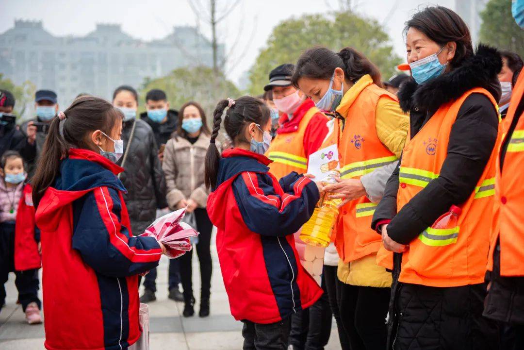 如果你也想利用假期来充实自己那就快来加入大眼仔实践群吧扫码加入