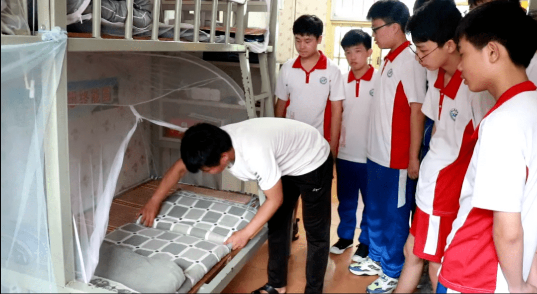 人人羡慕的西山学校学生寝室是这样的!_生活_宿舍_孩子