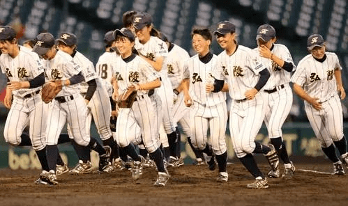 去年夏天,日本女子棒球100年來首次進入甲子園…_比賽_高中_木村