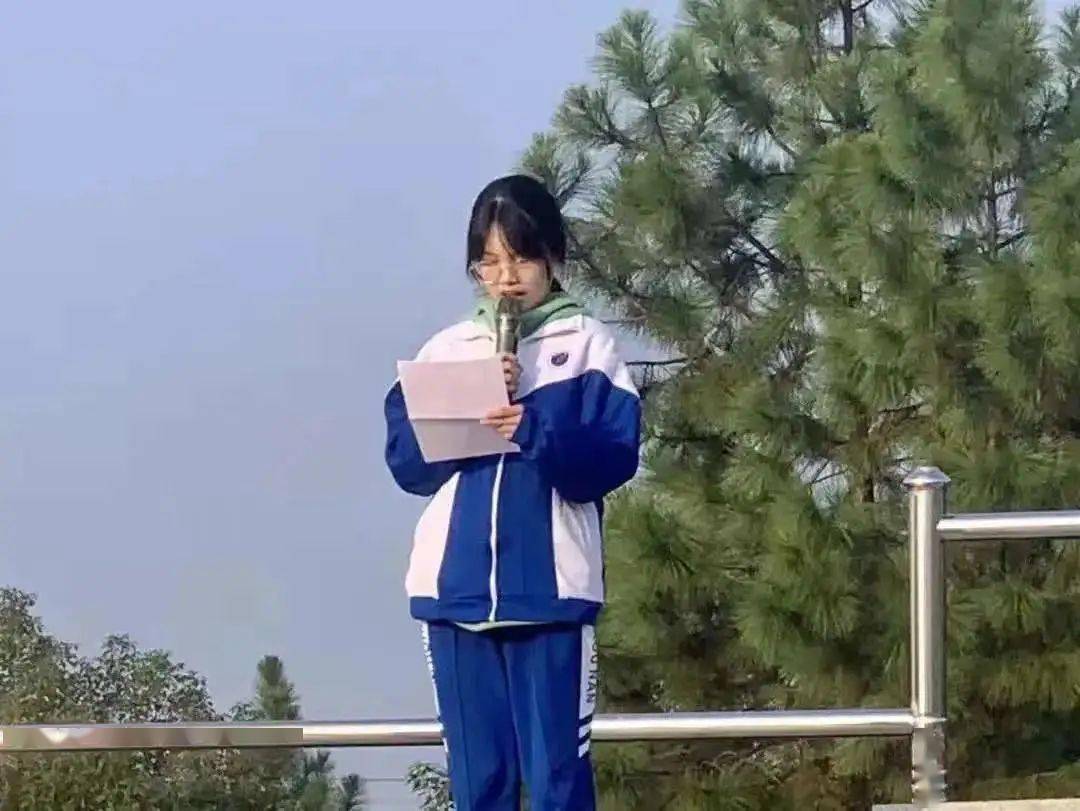 书香校园,周南靳江中学这么干_教育_班级_书籍