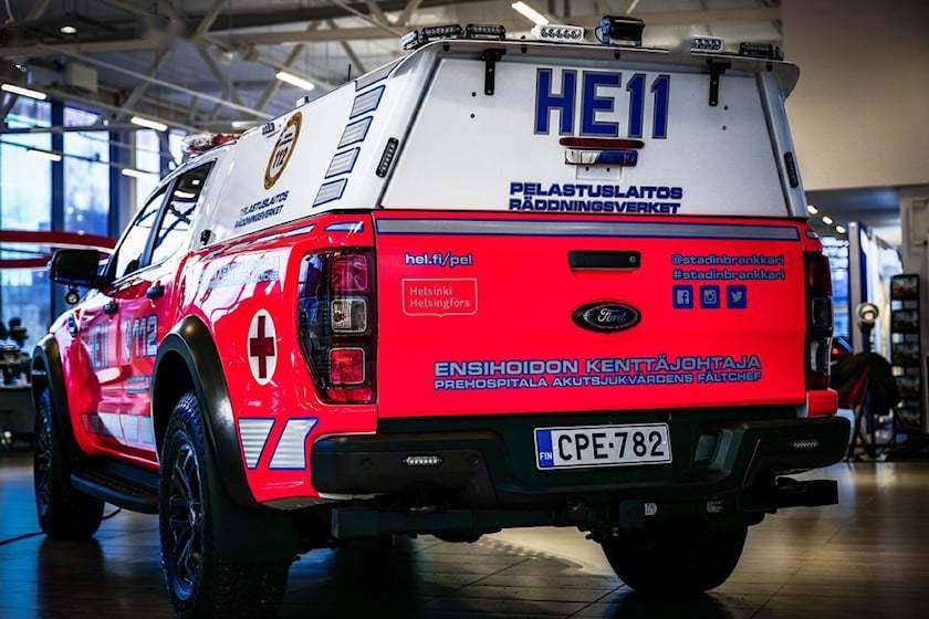 北极卡车设计福特ranger猛禽消防救援车亮相芬兰配备急救舱