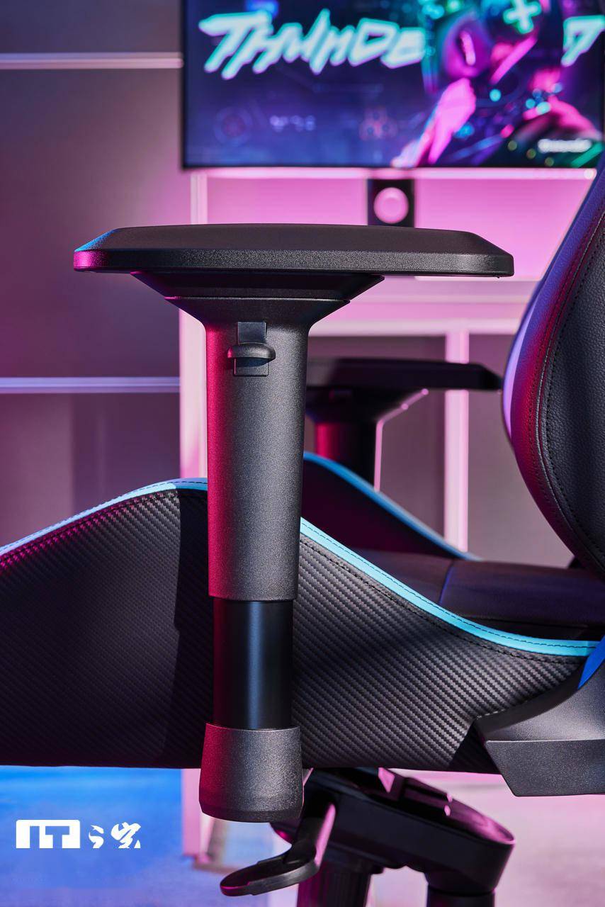 雷神电竞椅 E101 开箱体验：为游戏保驾护航，为工作舒适减压