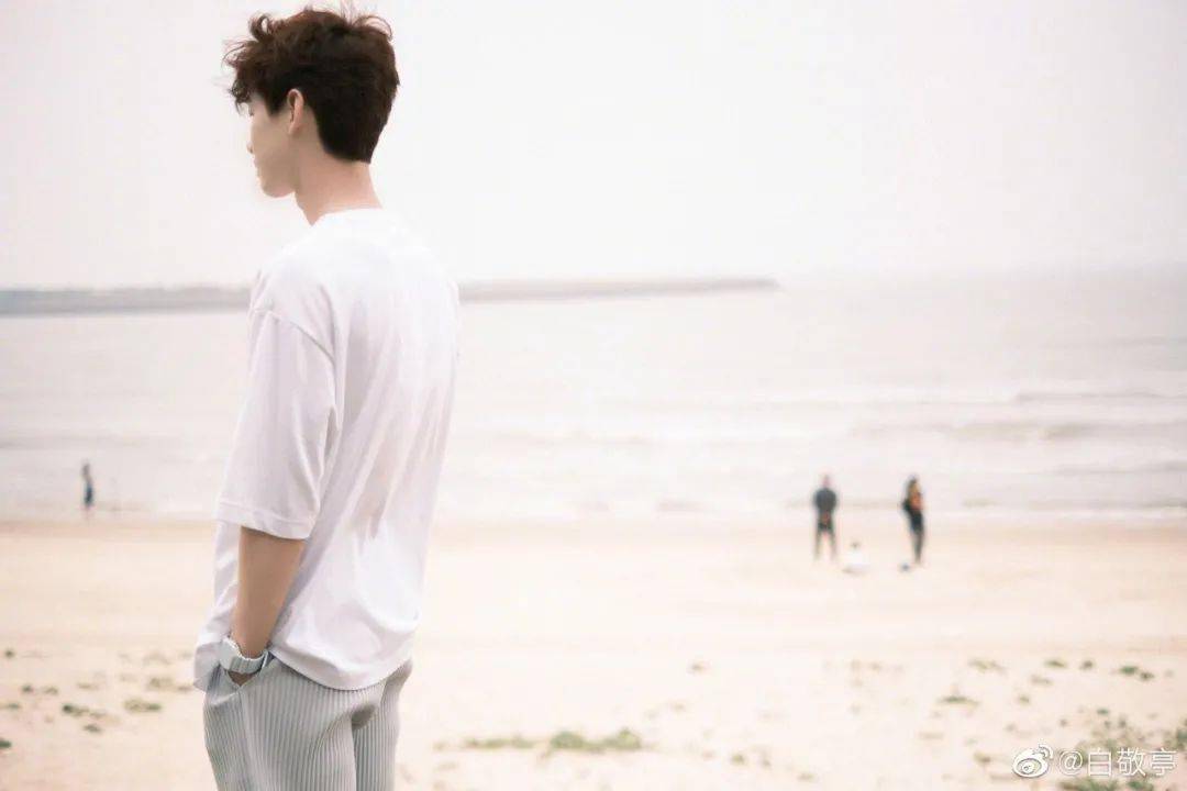 白敬亭拍照怎么能这么好看!_镜头_示范_背影